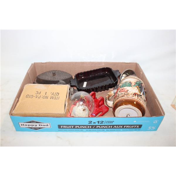 FLAT OF COLLECTIBLES INCLUDING