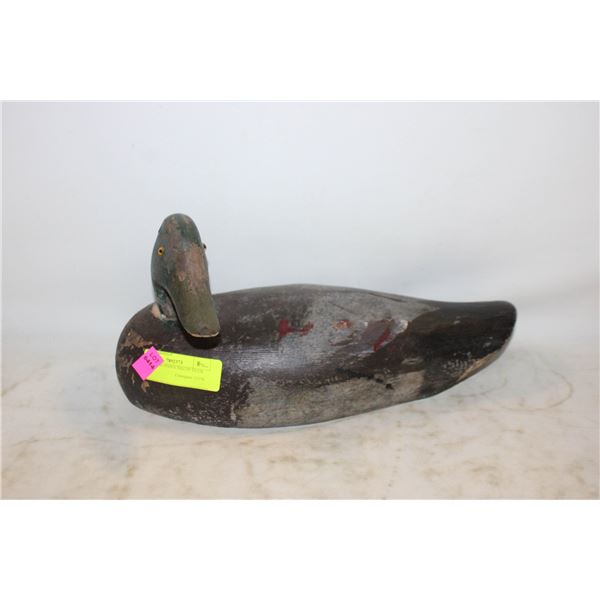 ANTIQUE WOODEN DECOY DUCK