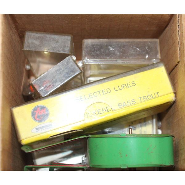 VINTAGE LOT OF FISHING LURES