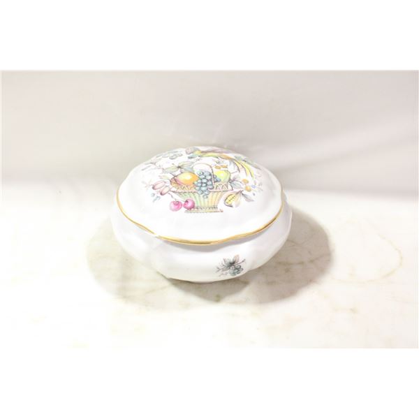 LIMOGES WHITE ROUND PORCELAIN JEWELRY BOX