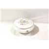 Image 1 : LIMOGES WHITE ROUND PORCELAIN JEWELRY BOX