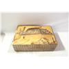 Image 1 : HAND CARVED WOODEN BOX WITH A HOUSE
