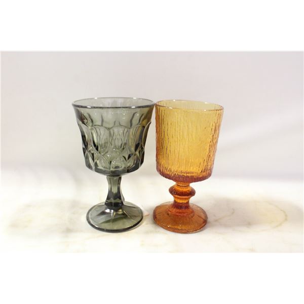 2 CLOROED GLASS GOBLETS