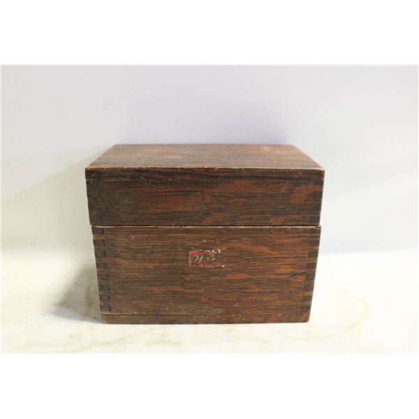 VINTAGE WOODEN RECIPE BOX BY WEIS MID CENTURY
