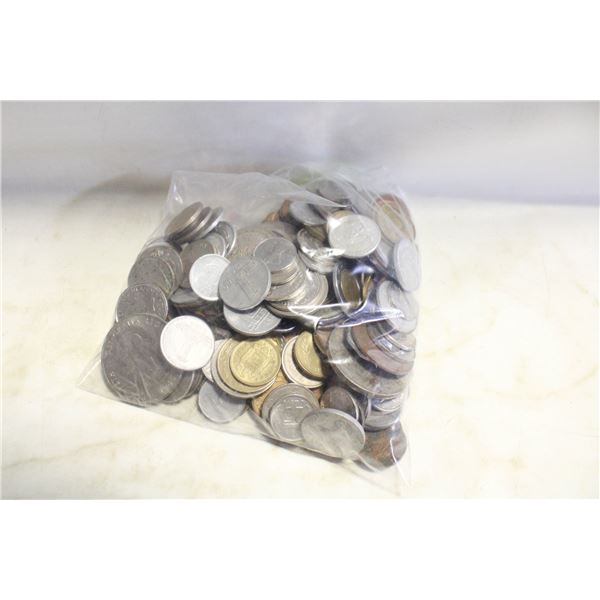 2.5 POUNDS OF VARIOUS ESTATE WORLD COINS IN BAG