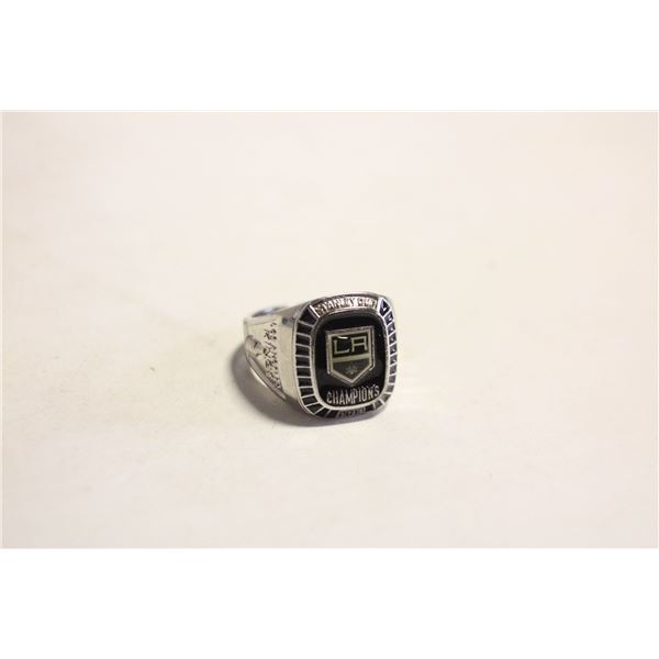 L.A. KINGS STANLEY CUP REPLICA RING-ESTATE
