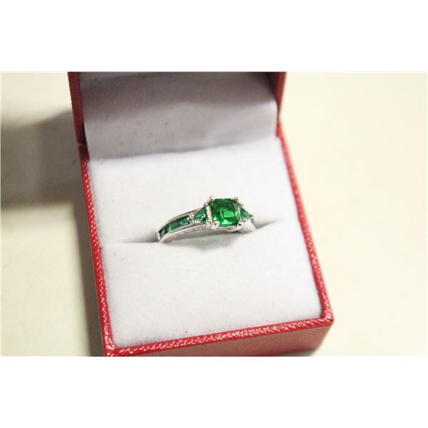 ESTATE RING IN BOX-ESTATE