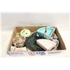 Image 1 : FLAT OF ASSORTED COLLECTIBLE INCLUDING