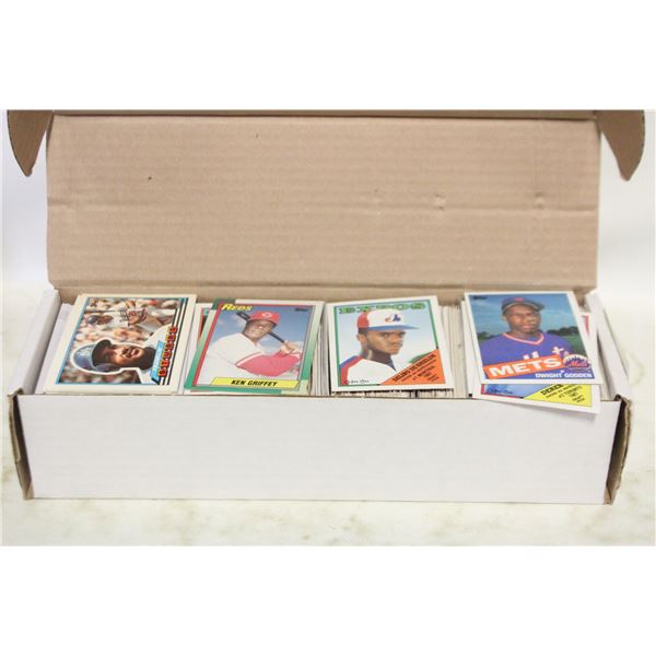 VINTAGE BASEBALL CARDS UNSORTED BOX FULL-ESTATE
