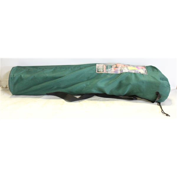 2 GREEN CAMPING CHAIRS