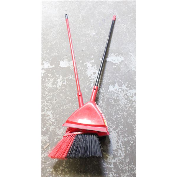 2 BROOMS WITH DUST PANS