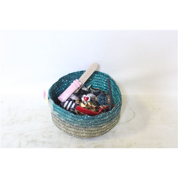 LRG CONTAINER OF JEWELRY
