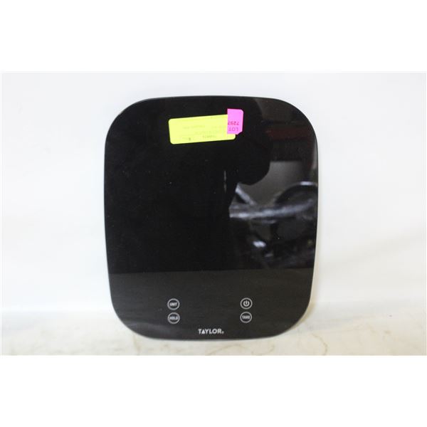 QUALITY TAYLOR DIGITAL KITCHEN SCALE