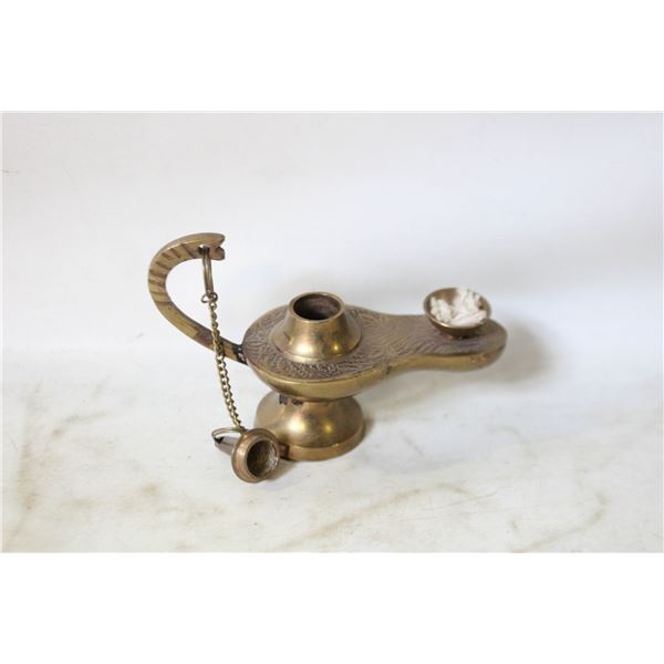 SMALL BRASS VINTAGE GENIE OLD LAMP