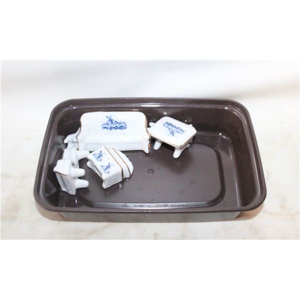 LOT OF MINIATURE PORCELAIN DUTCH WINDMILL