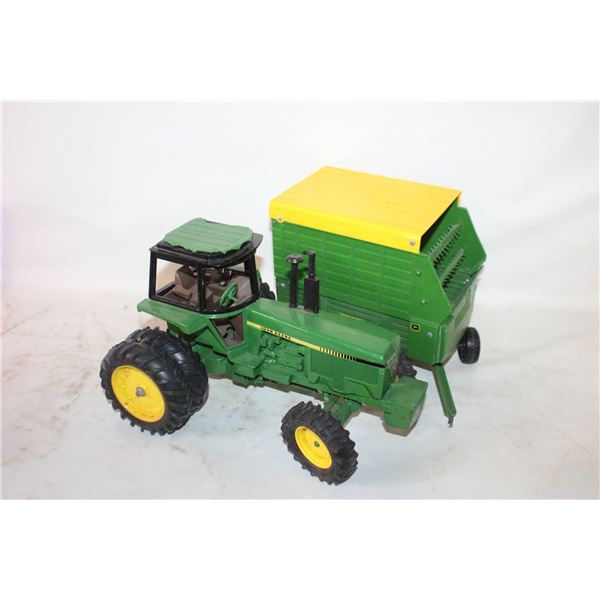 DIE CAST JOHN DEERE TRACTOR AND FORAGE WAGON
