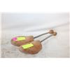 Image 1 : 2 SHOE HORNS