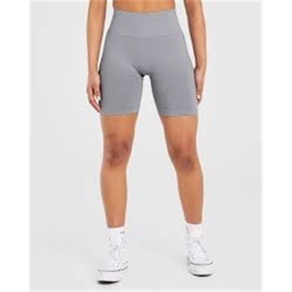 NEW DANSKIN WOMENS STRETCHY BIKE SHORTS SIZE LG