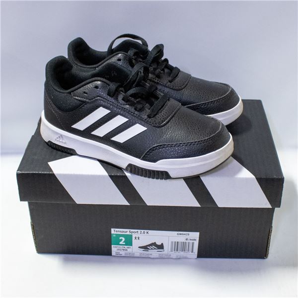ADIDAS KIDS SHOE BLACK & WHITE SIZE 2