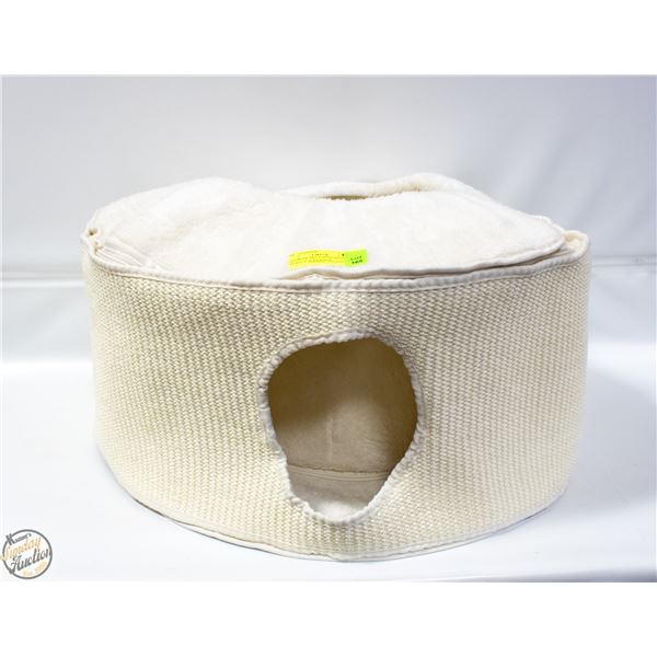 SOUTHPAW MULTI-FUNCTIONAL CAT BED & SCRATCHER