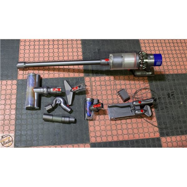 DYSON CYCLONE V10 TOTAL CLEAN CORDLESS VACUUM