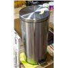 Image 1 : STAINLESS STEEL GARBAGE CAN WITH PEDAL