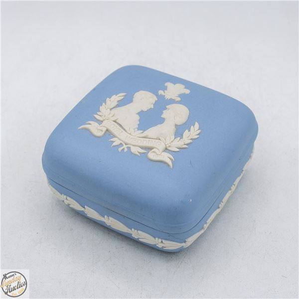 VINTAGE WEDGEWOOD BLUE TRINKET BOX