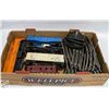 Image 1 : BOX OF VINTAGE 1957 LIONEL TRAIN SET INCL.