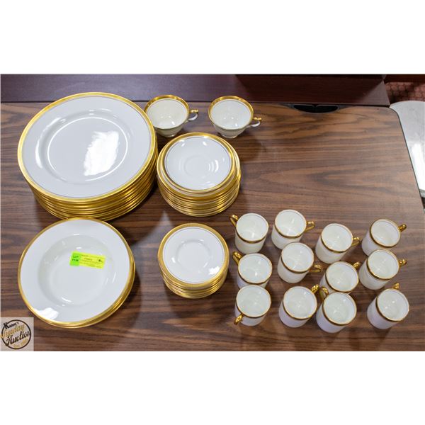 VINTAGE AYNSLEY ELIZABETH SMOOTH 7947 BONE CHINA