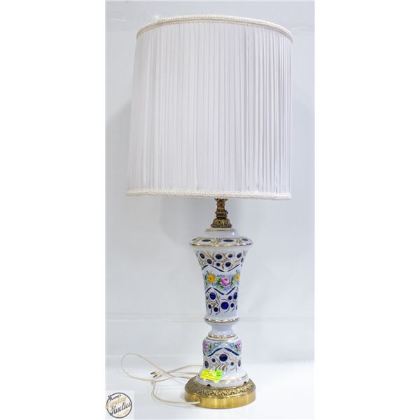 VINTAGE TALL HAND PAINTED CERAMIC LAMP