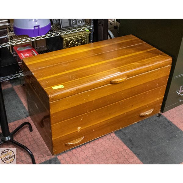 LARGE VINTAGE CEDAR CHEST 38"X20"X20"