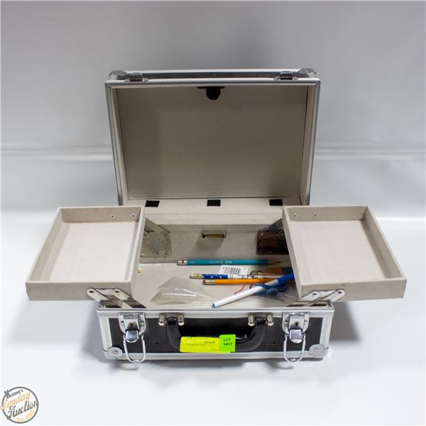 SMALL STORAGE CASE