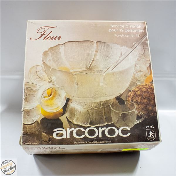 VINTAGE ARCOROC PUNCH BOWL SET IN BOX