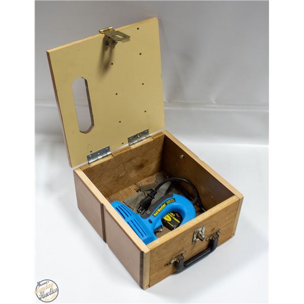 NAIL MASTER ELECTRIC BRAD GUN IN CASE
