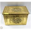 Image 1 : VINTAGE BRASS KINDLING BOX EMBOSSED METAL