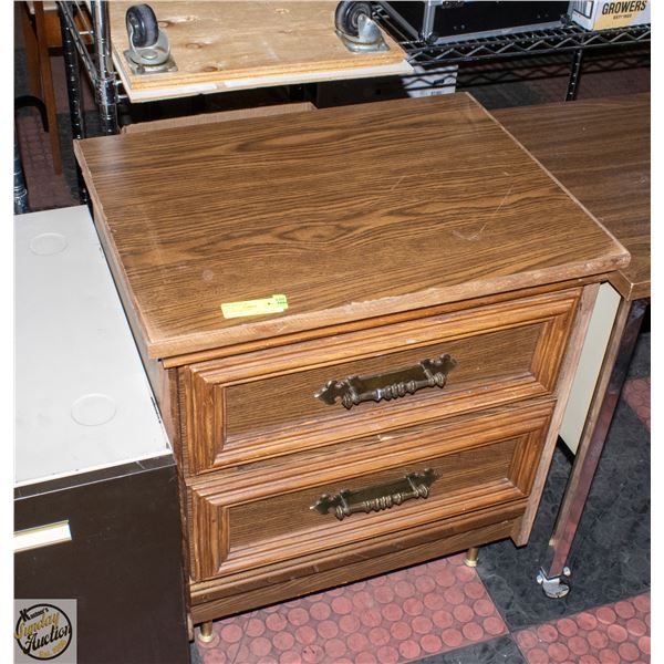 VINTAGE DRESSER H-27.5" W-18" L-24"