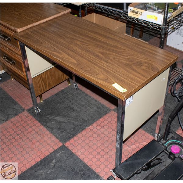 SMALL METAL DESK CHAIR