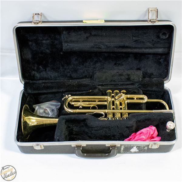 BUNDY TRUMPET IN CASE