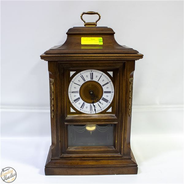 WOODEN MANTLE CLOCK ESTATE(NO GLASS ON CLOCK ARMS)