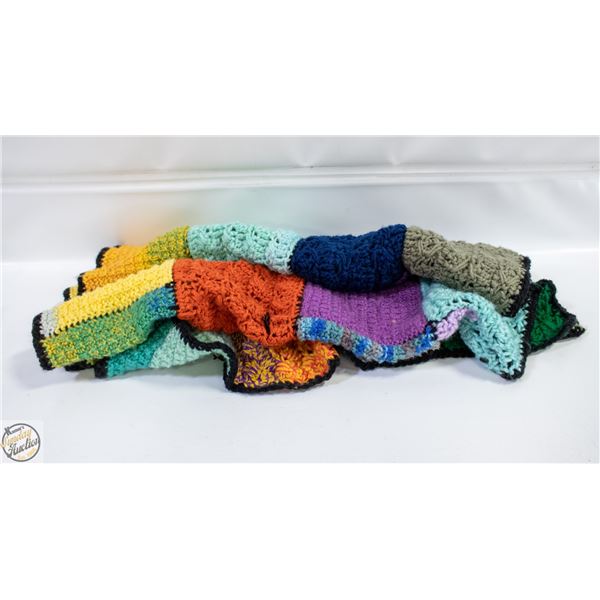 SMALL HANDMADE KNITTED THROW