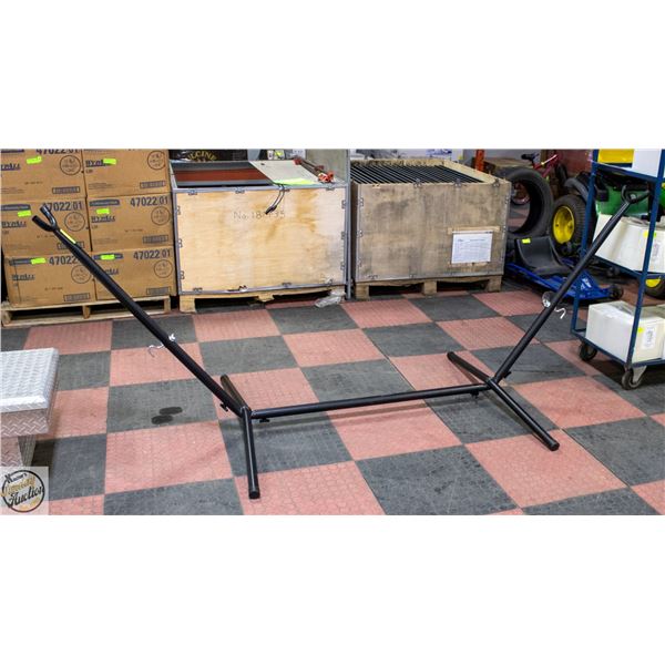 HAMMOCK STAND (MISSING 1 RUBBER END CAP)