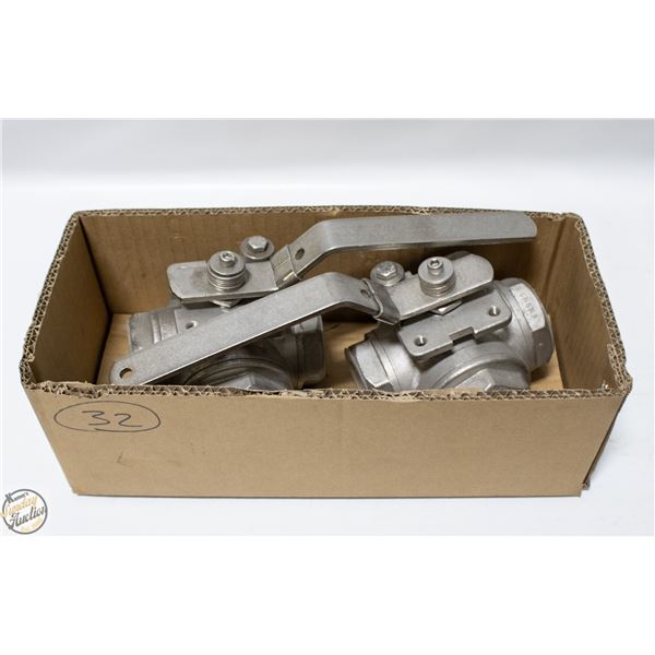 FLAT OF 2 SS 3 WAY BALL VALVES (NEW)