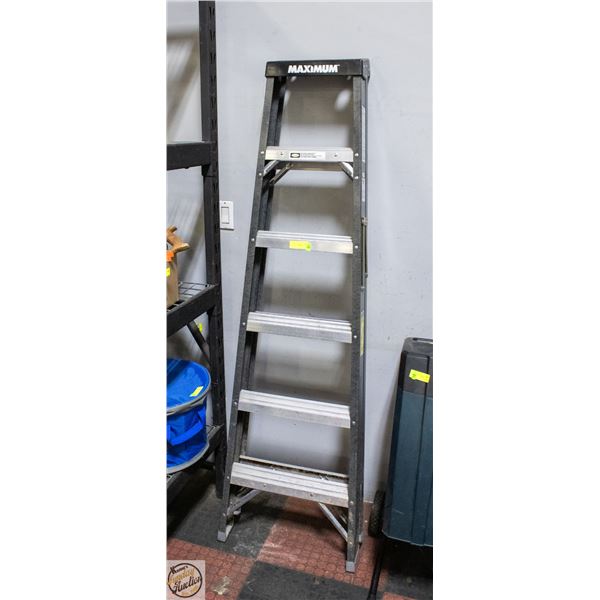 6' MAXIMUM LADDER NEW