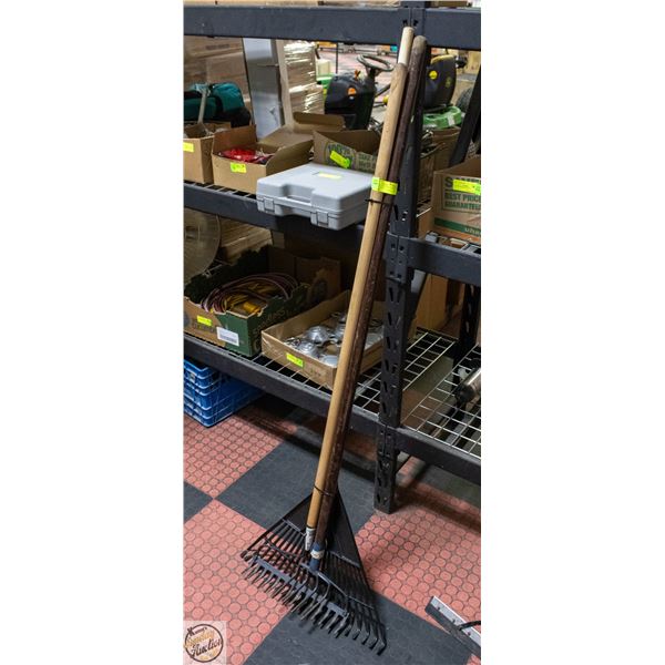 BUNDLE OF 3 LAWN AND GARDEN RAKES INCL. LEAF