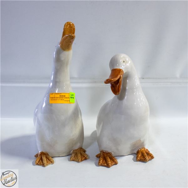 PORCELAIN GOOSE LOOKING TO THE RIGHT 12" HIGH