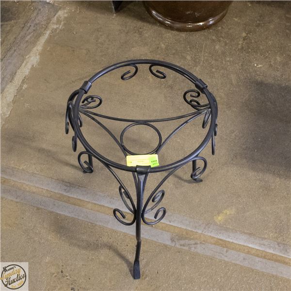 11" WROUGH IRON PLANT POT STAND