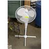 Image 1 : WHITE PEDESTAL FAN