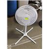 Image 1 : WHITE PEDESTAL FAN