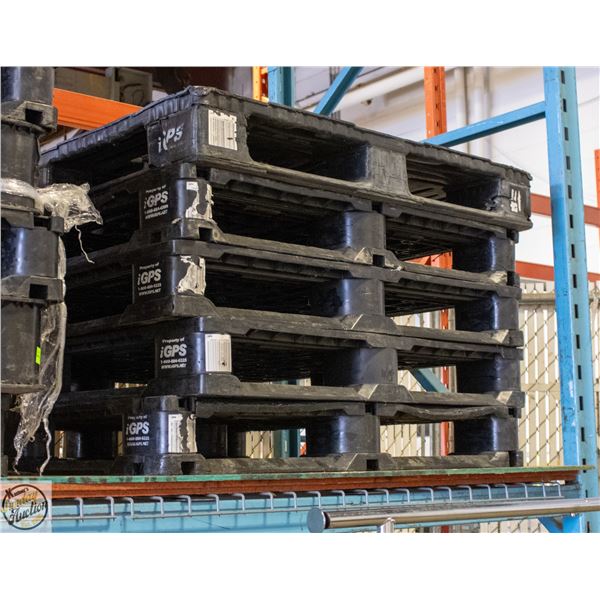 5 HEAVY DUTY PLASTIC PALLETS