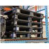 Image 1 : 5 HEAVY DUTY PLASTIC PALLETS